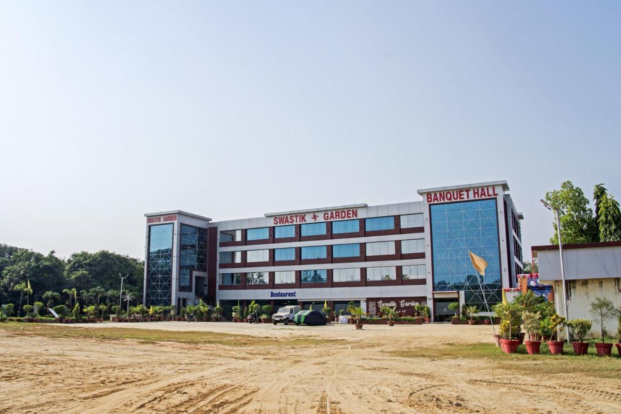 Oyo 62241 Swastik Garden Hotel Dhampur Exterior photo